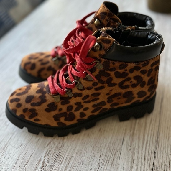 Lust4life Combat Boots with Cheetah Animal Print & red laces size 6.5 - Picture 3 of 7